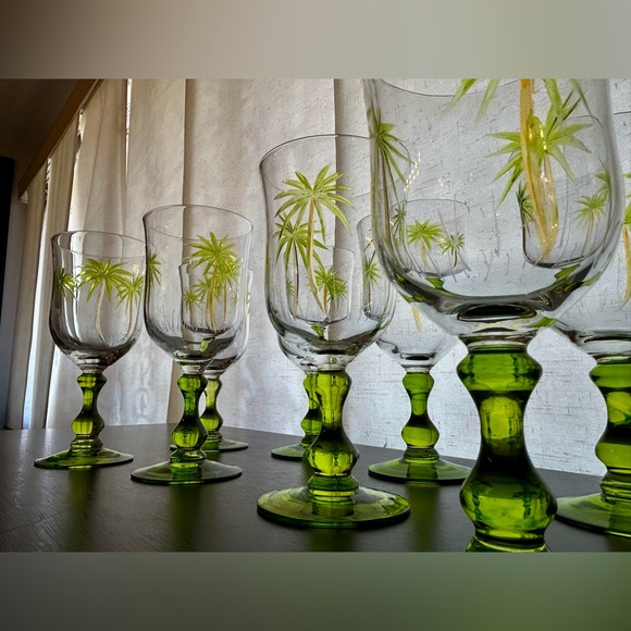 Set of 8 Hand painted & Hand carved/etched Palm Tree glass ware. - Picture 8 of 16